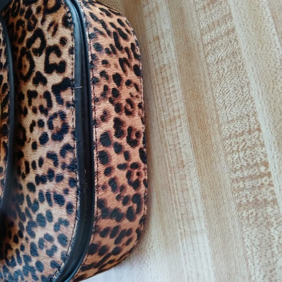 Kurt Geiger NWT "The Chelsea" Leopard Pony Hair Shoulder Bag With Dustbag - Picture 10 of 13